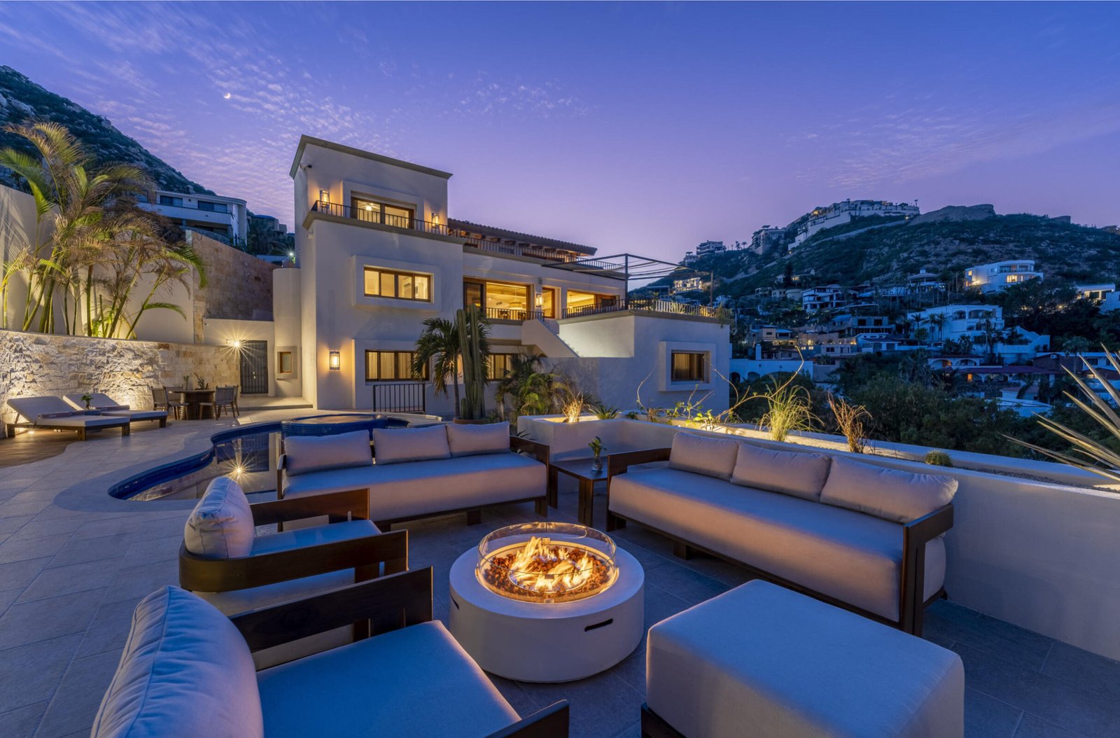 Cabo San Lucas Pedregal Csl Casa LA PIรATA A luxury villa located in the exclusive Pedregal Cabo San Lucas. Perfect as a private residence or a high-end vacation rental, this villa offers an exceptional combination of comfort, style, privacy, and location.The villa features 8 bedrooms including a service room (as an independent apartment suite), 8.5 bathrooms, and 13 beds.Fully furnished and equipped with top-quality finishes, providing a turnkey experience.Every detail has been thoughtfully crafted to create an exceptional space for family gatherings and entertaining. The expansive terrace includes a great swimming pool, 2 jacuzzi, bar, 2 BBQ station, 2 fire pits, and multiple lounge areas, to enjoy the very best of Cabo living The interiors feature cozy and elegant living spaces, including a inside bar, games room, media room and impeccable design in every corner Fully furnished and equipped, representing an outstanding opportunity. With its exceptional design, amenities, and location, this villa embodies the best of the Baja lifestyle for sale