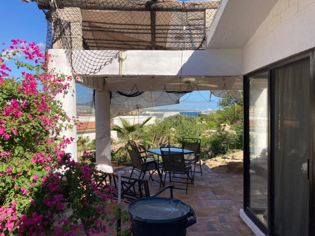 Cabo San Lucas 4 De Marzo Casa Belia Investment Opportunity in the Heart of 4 de MarzoWelcome to Casa Belia, a versatile property located in the heart of the popular Colonia 4 de Marzo neighborhood in Cabo San Lucas. Positioned on a highly visible corner lot, this unique property combines residential comfort with commercial potential, making it an excellent opportunity for homeowners, investors, or entrepreneurs.The property features:* A comfortable main house with a spacious outdoor patio* Separate studio space ideal for guests, rental income, or a private office* Commercial/business area with street exposure* Multiple access points and flexible parking options* Gated perimeter for privacy and security* Large tiled courtyard perfect for entertaining or future improvementsIts strategic cor – 620 Plaza Santa Rita, Cabo San Lucas, BS