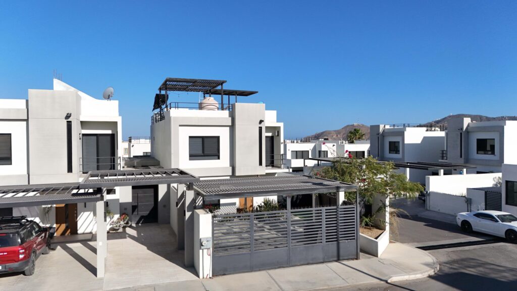 Cabo San Lucas 4 De Marzo Casa Belia Investment Opportunity in the Heart of 4 de MarzoWelcome to Casa Belia, a versatile property located in the heart of the popular Colonia 4 de Marzo neighborhood in Cabo San Lucas. Positioned on a highly visible corner lot, this unique property combines residential comfort with commercial potential, making it an excellent opportunity for homeowners, investors, or entrepreneurs.The property features:* A comfortable main house with a spacious outdoor patio* Separate studio space ideal for guests, rental income, or a private office* Commercial/business area with street exposure* Multiple access points and flexible parking options* Gated perimeter for privacy and security* Large tiled courtyard perfect for entertaining or future improvementsIts strategic cor – Terranova Residencial, Cabo San Lucas, BS